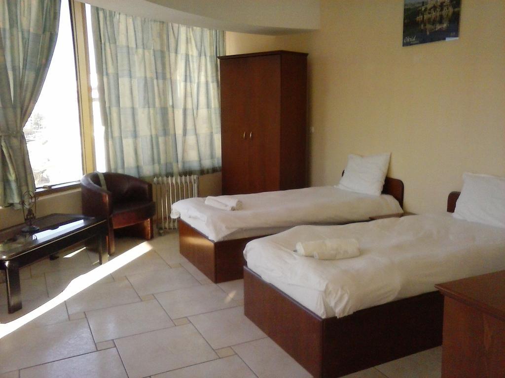 Montenegrin Inn Ohrid Ruang foto